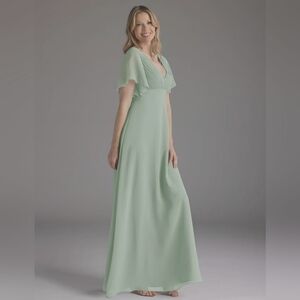 Azazie Alessa Size 6 NWT in Agave